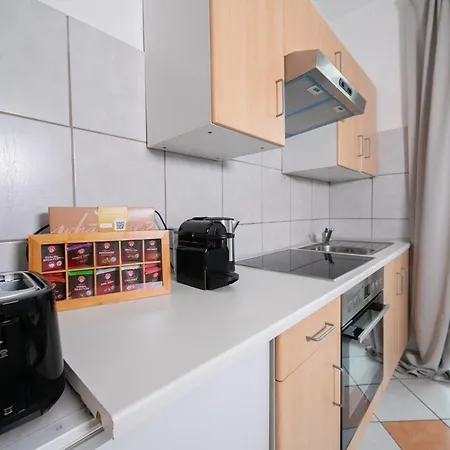 - With Balcony - Kitchen & Apartamento