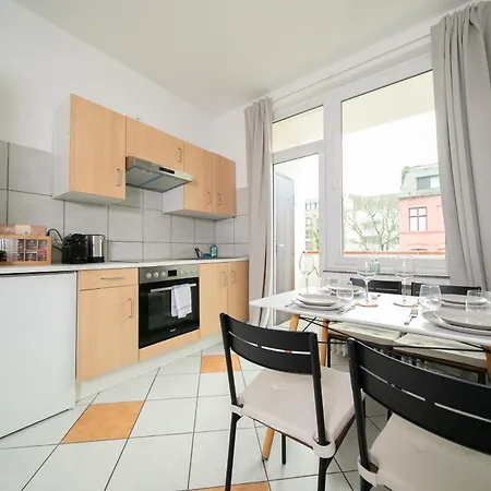 - With Balcony - Kitchen & Apartamento *
